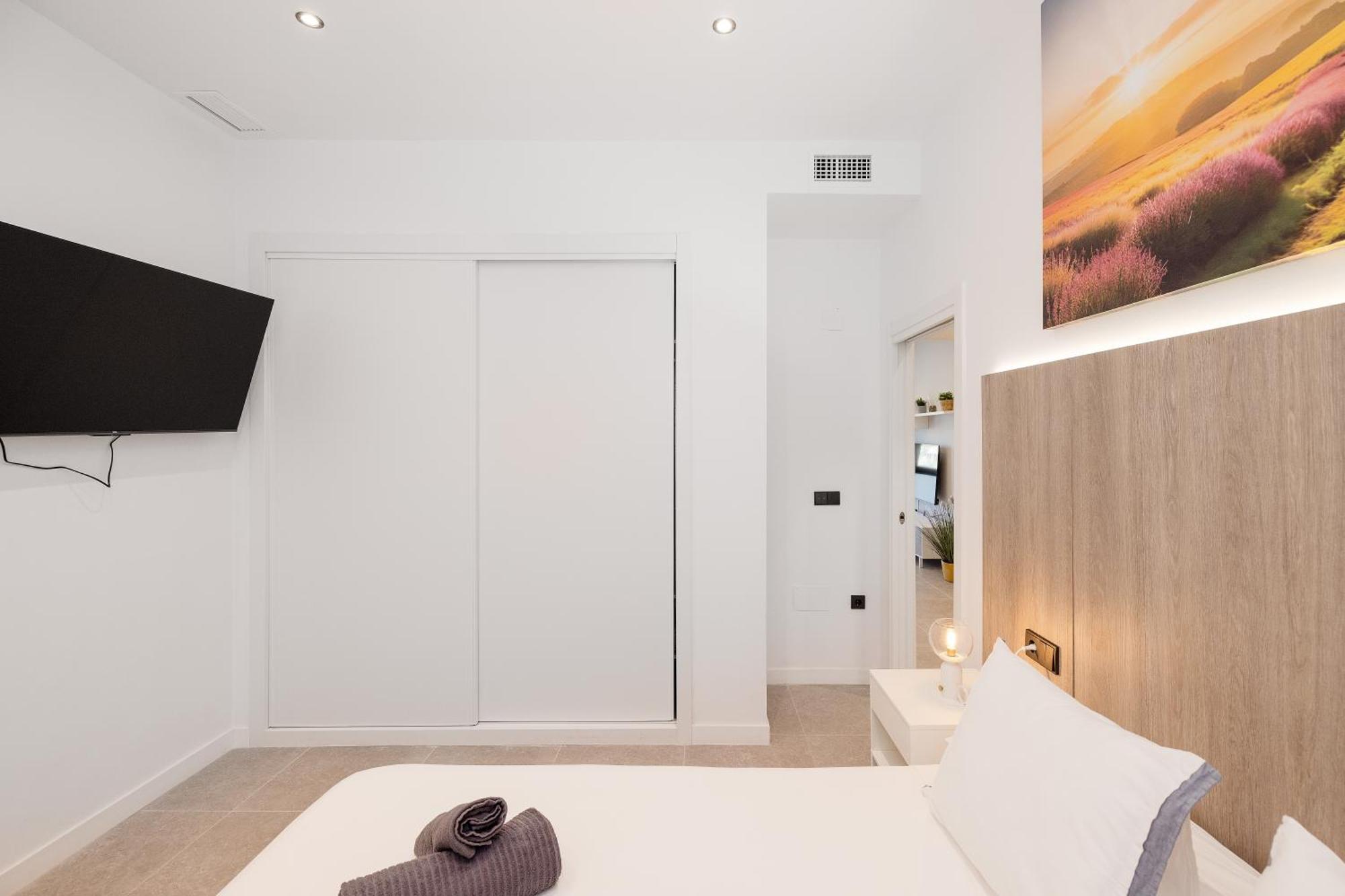 Apartamentos Turisticos Playa Marinsa Torre Del Mar Bagian luar foto