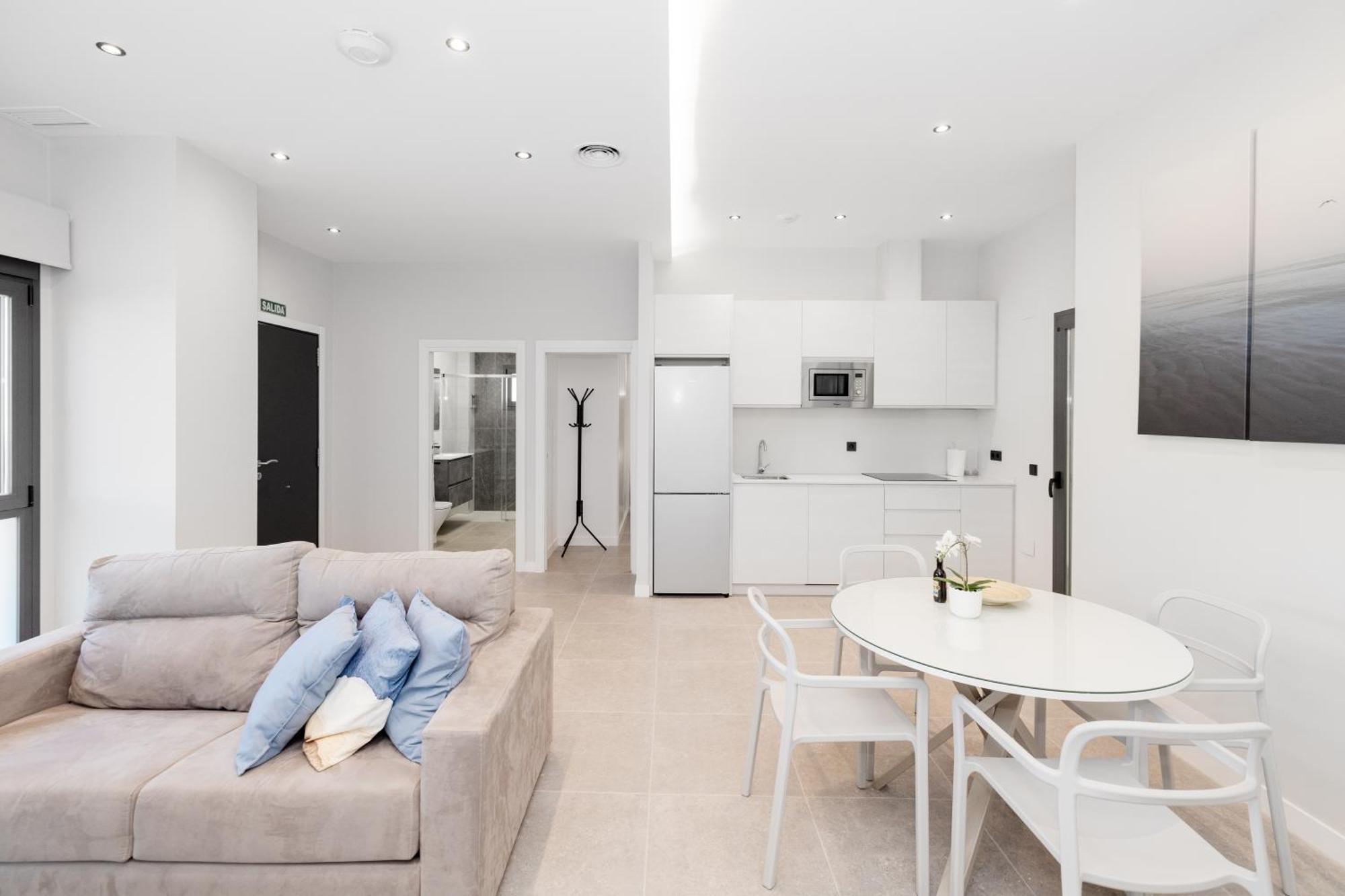 Apartamentos Turisticos Playa Marinsa Torre Del Mar Bagian luar foto